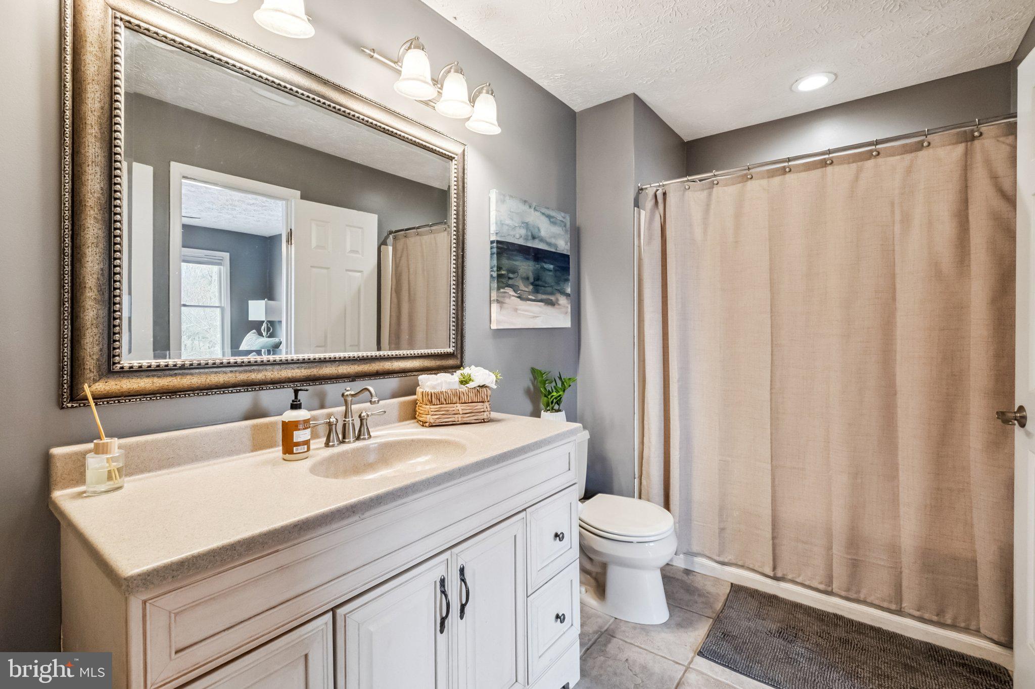 1244 SWANHILL COURT