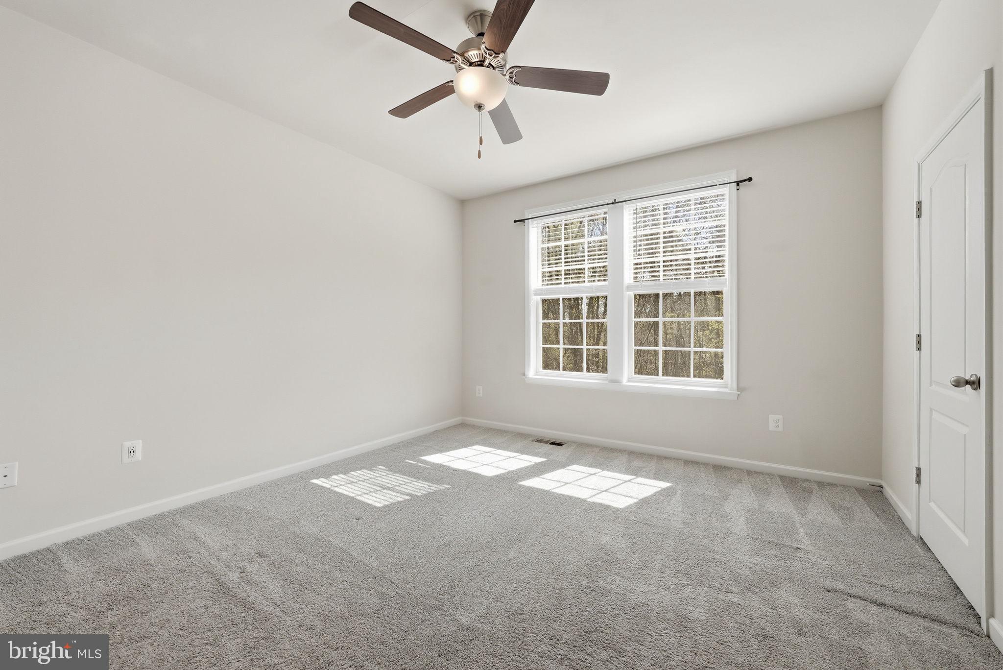 8219 HOLLOW COURT