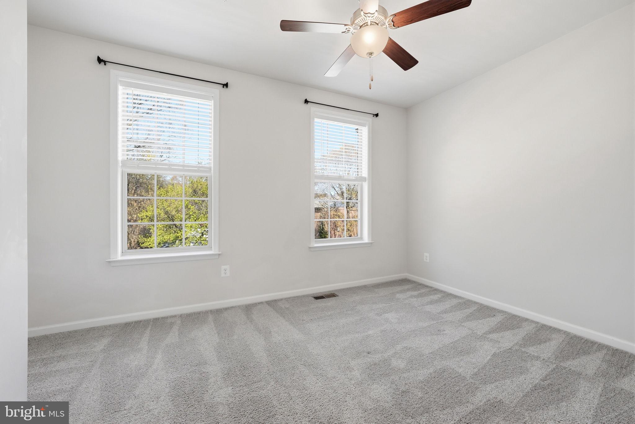 8219 HOLLOW COURT