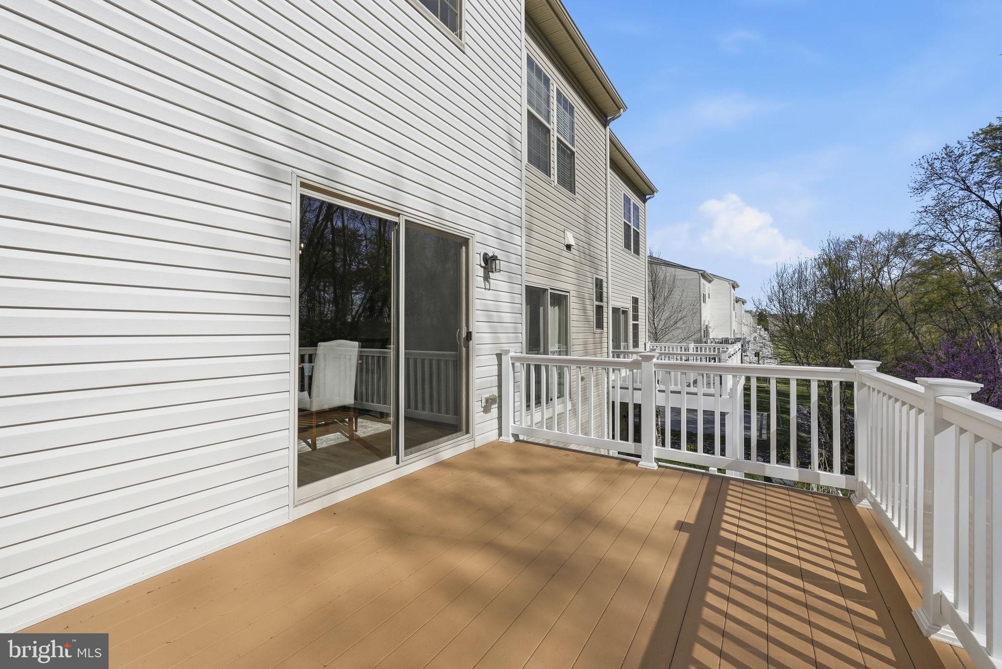 8219 HOLLOW COURT