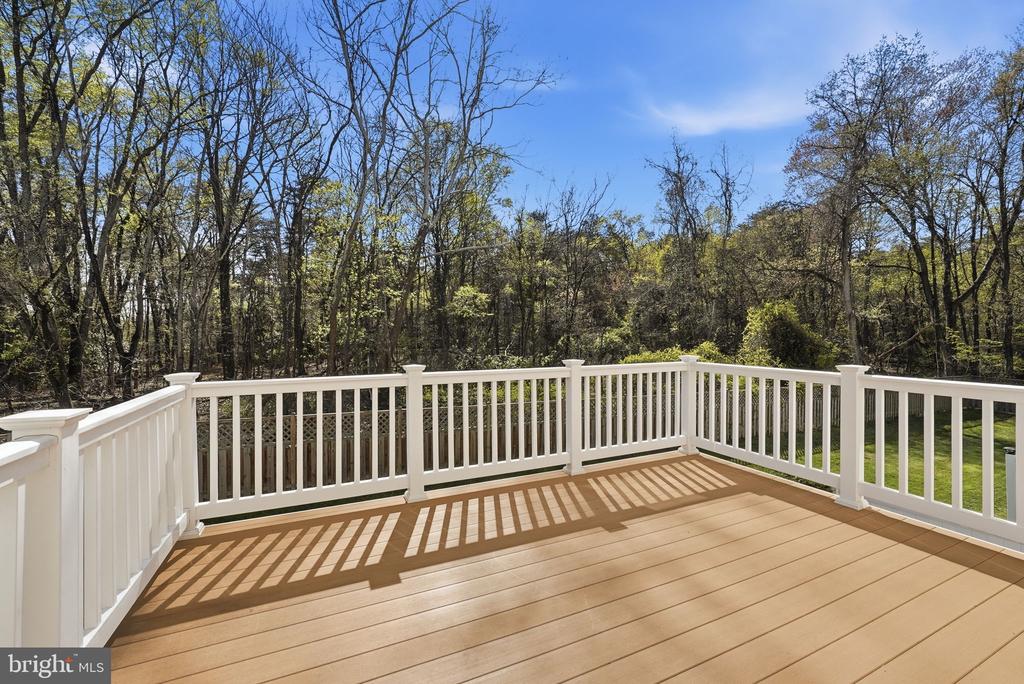 8219 HOLLOW COURT