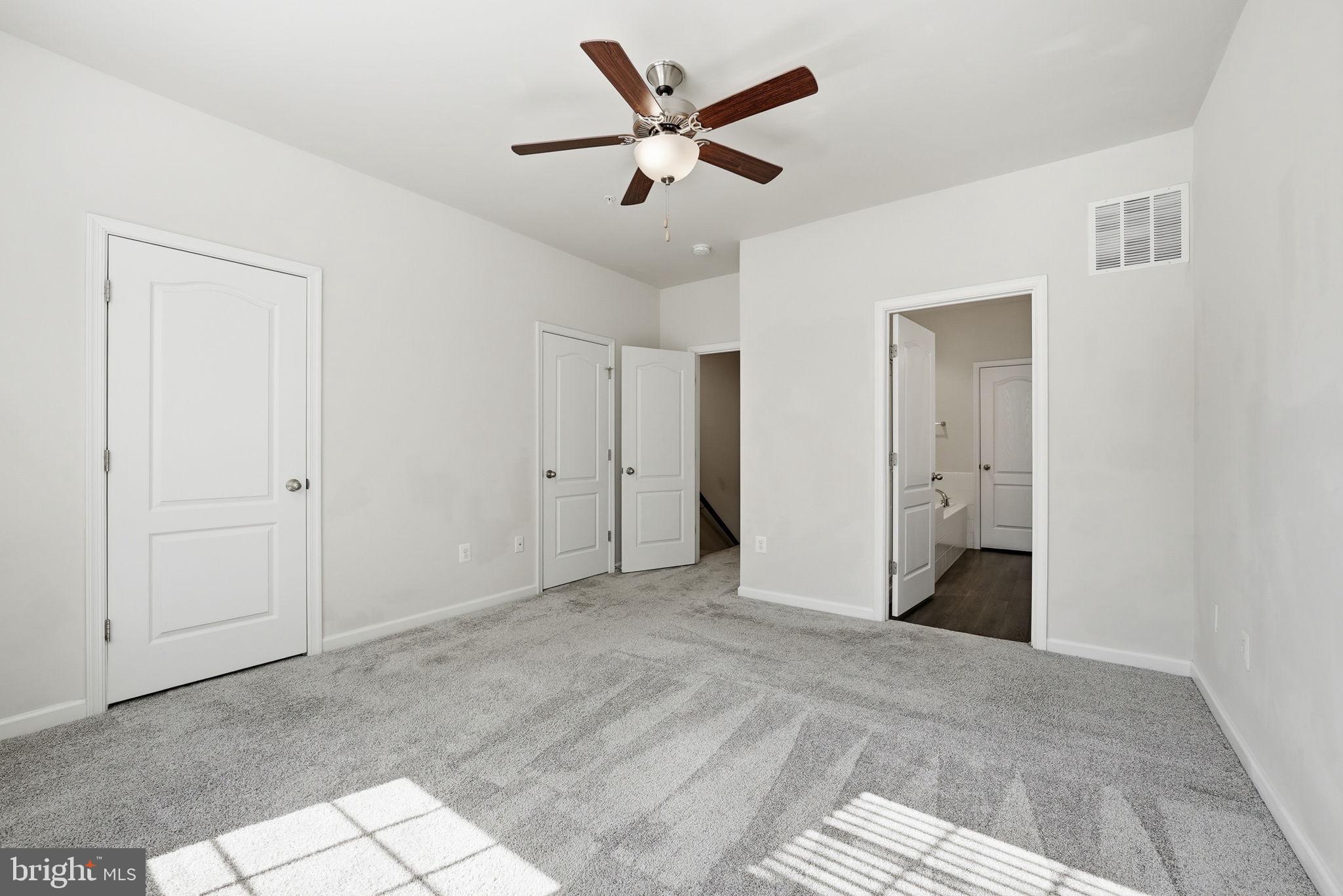 8219 HOLLOW COURT