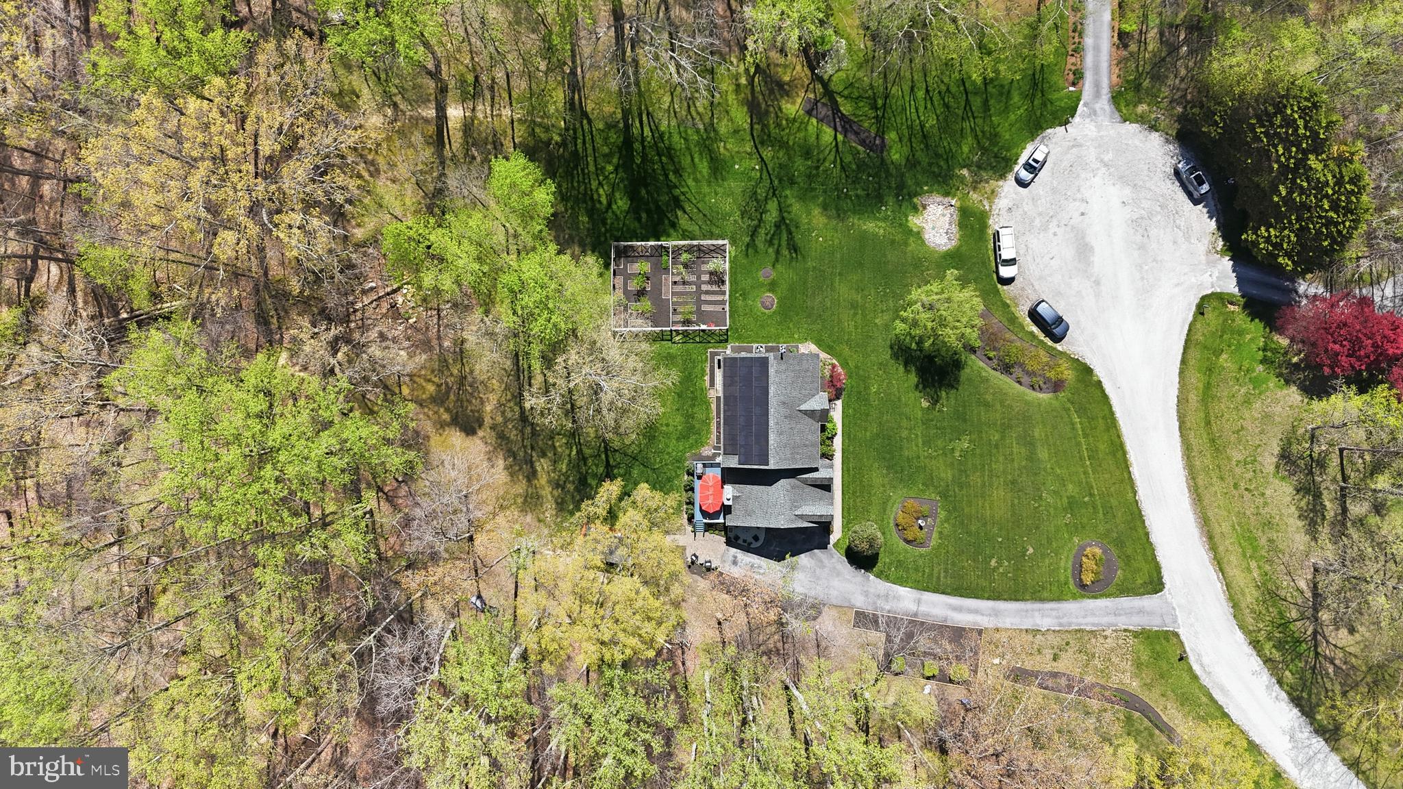 3205 IVY WAY