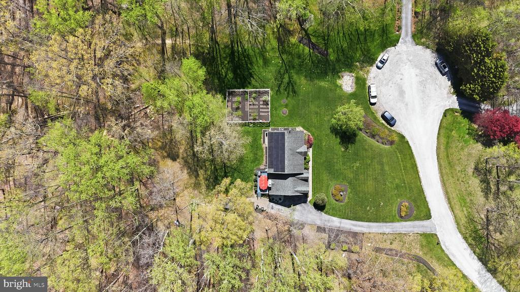 3205 IVY WAY