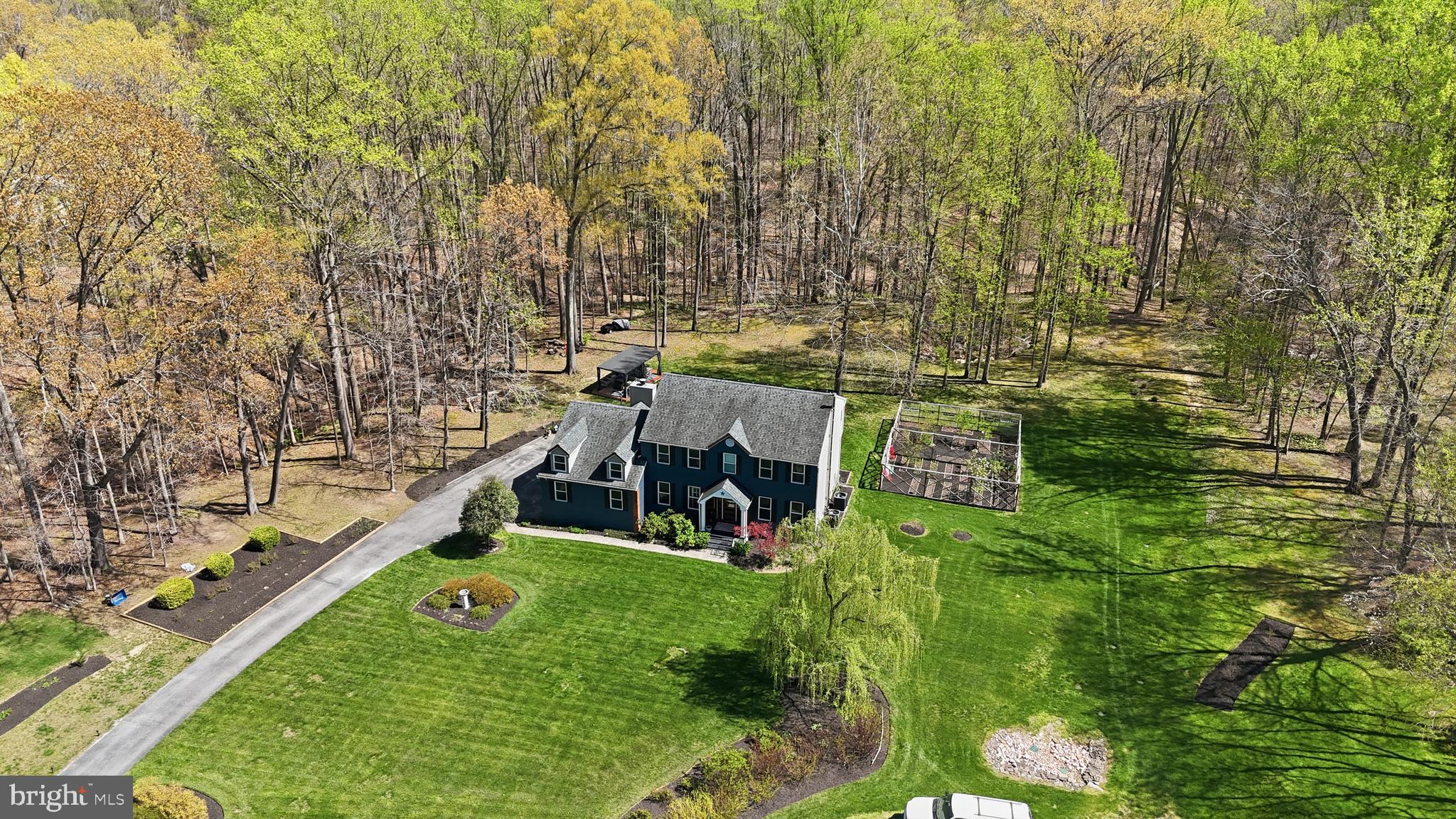3205 IVY WAY