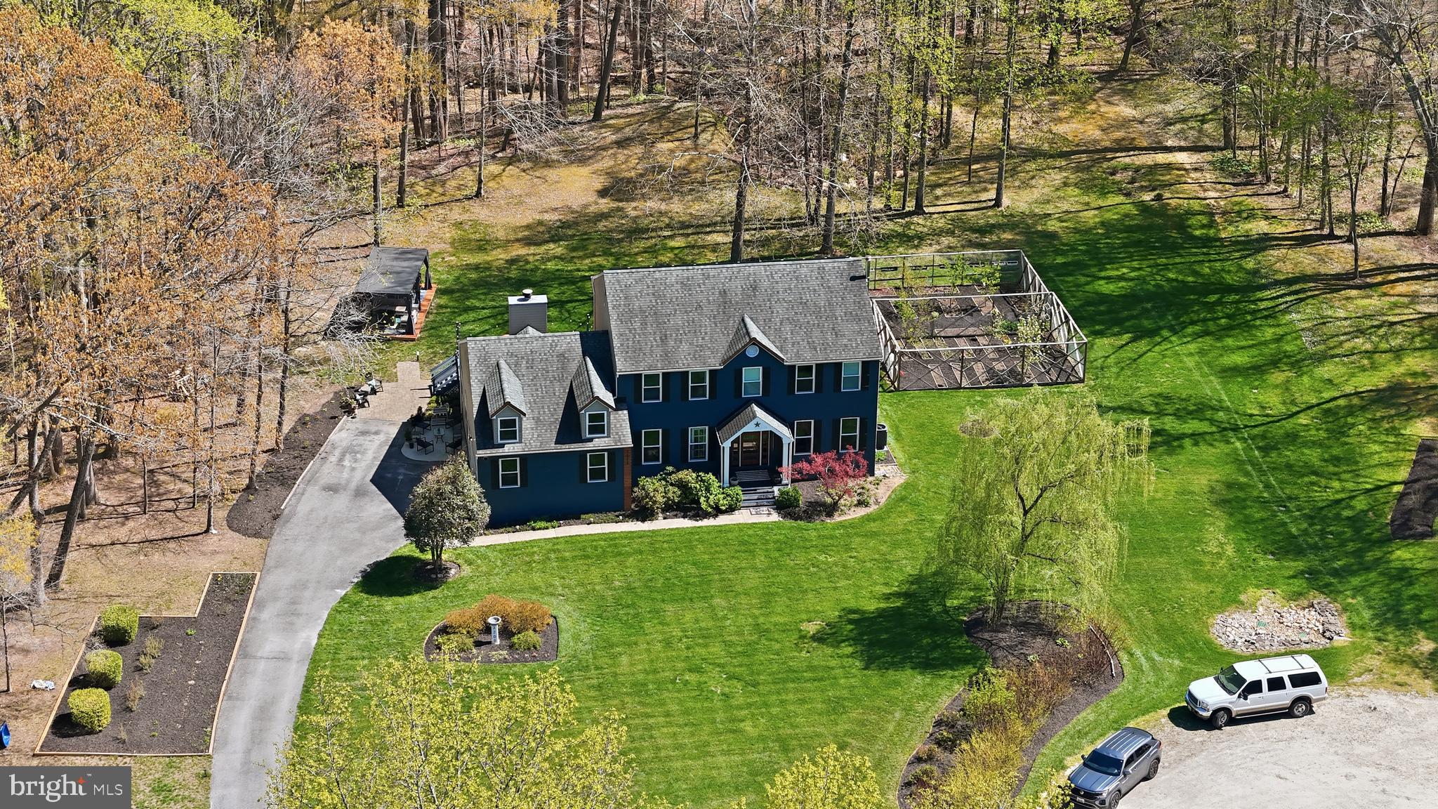 3205 IVY WAY