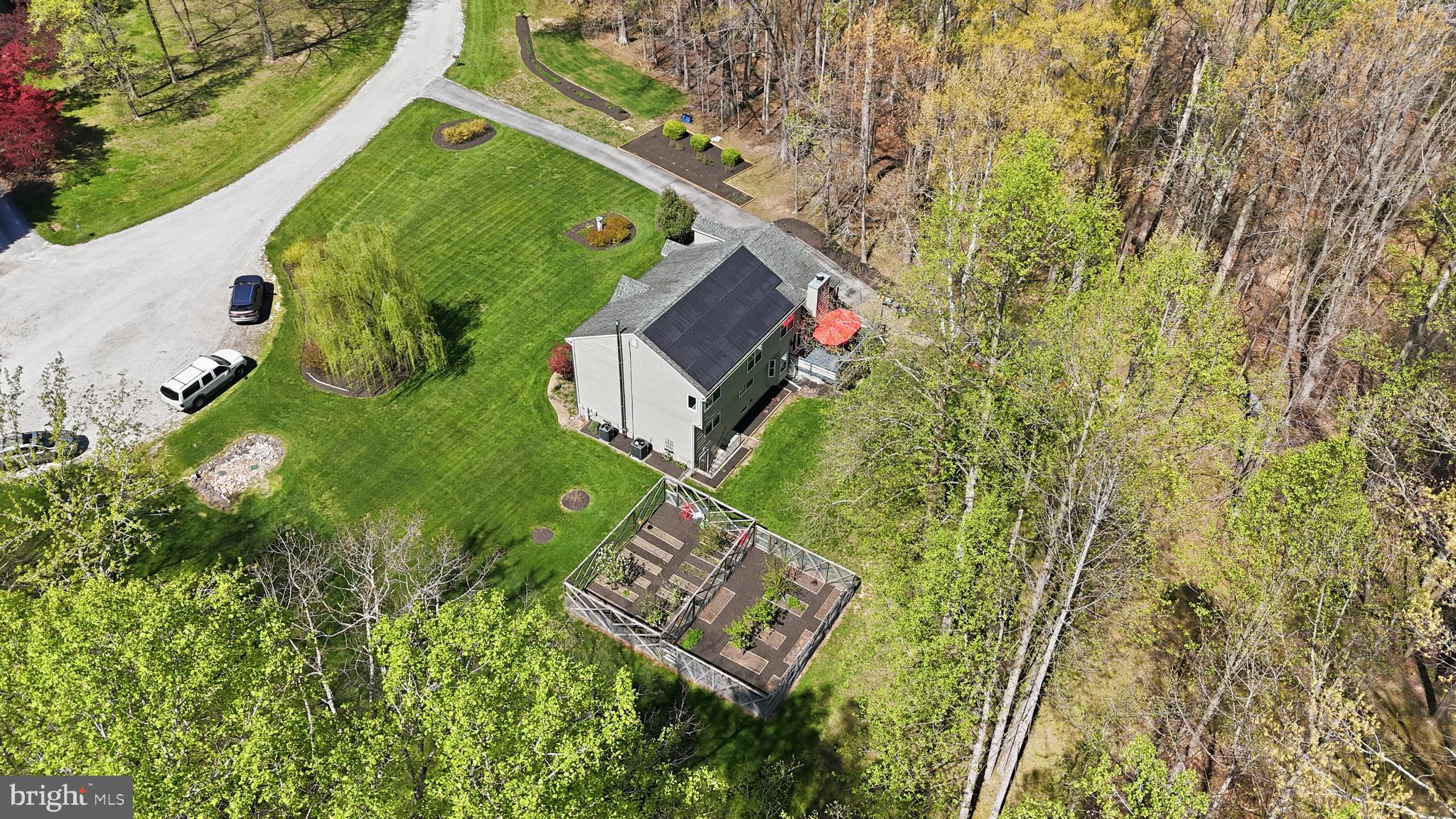3205 IVY WAY