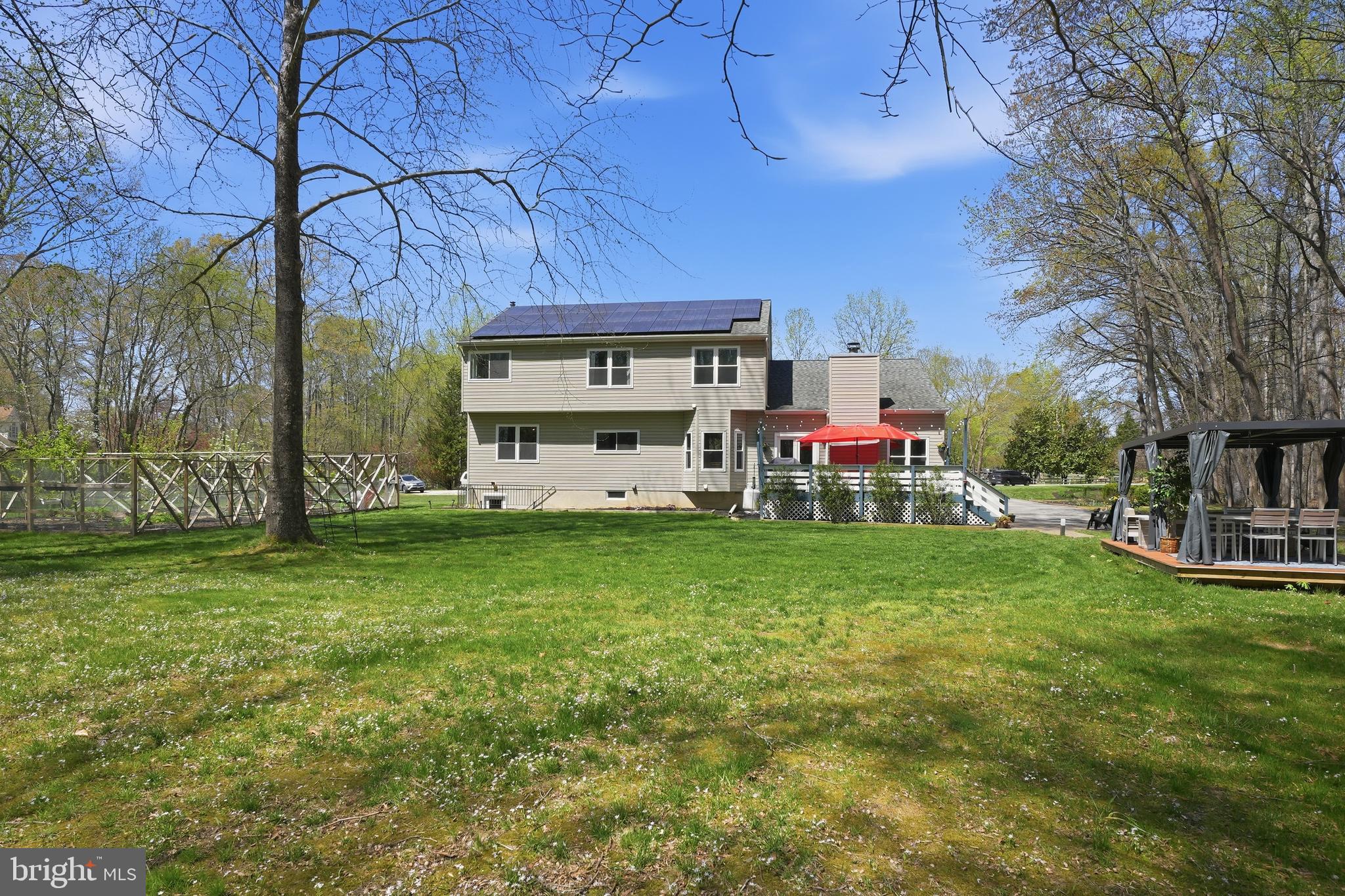 3205 IVY WAY