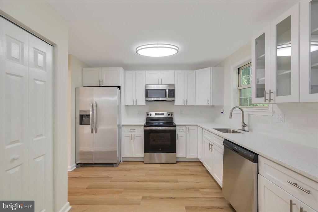 3341 PESCARA COURT