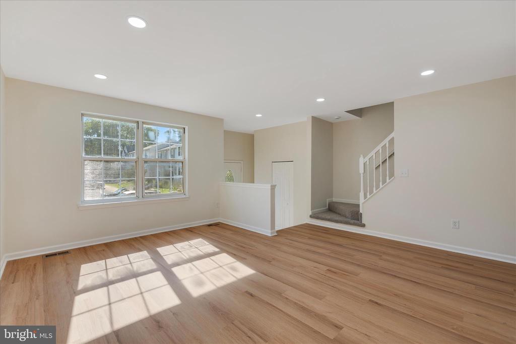 3341 PESCARA COURT