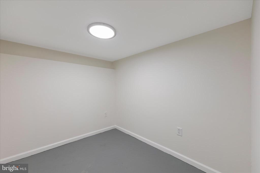 3341 PESCARA COURT