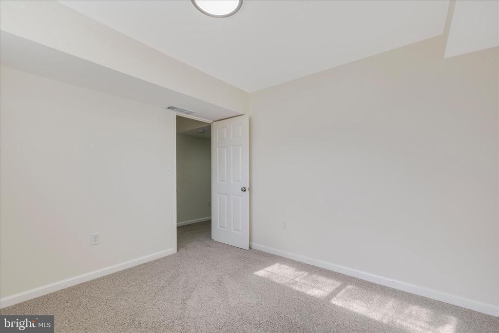 3341 PESCARA COURT