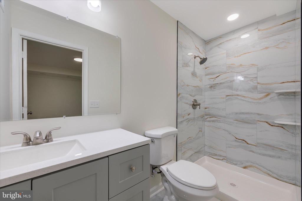 3341 PESCARA COURT