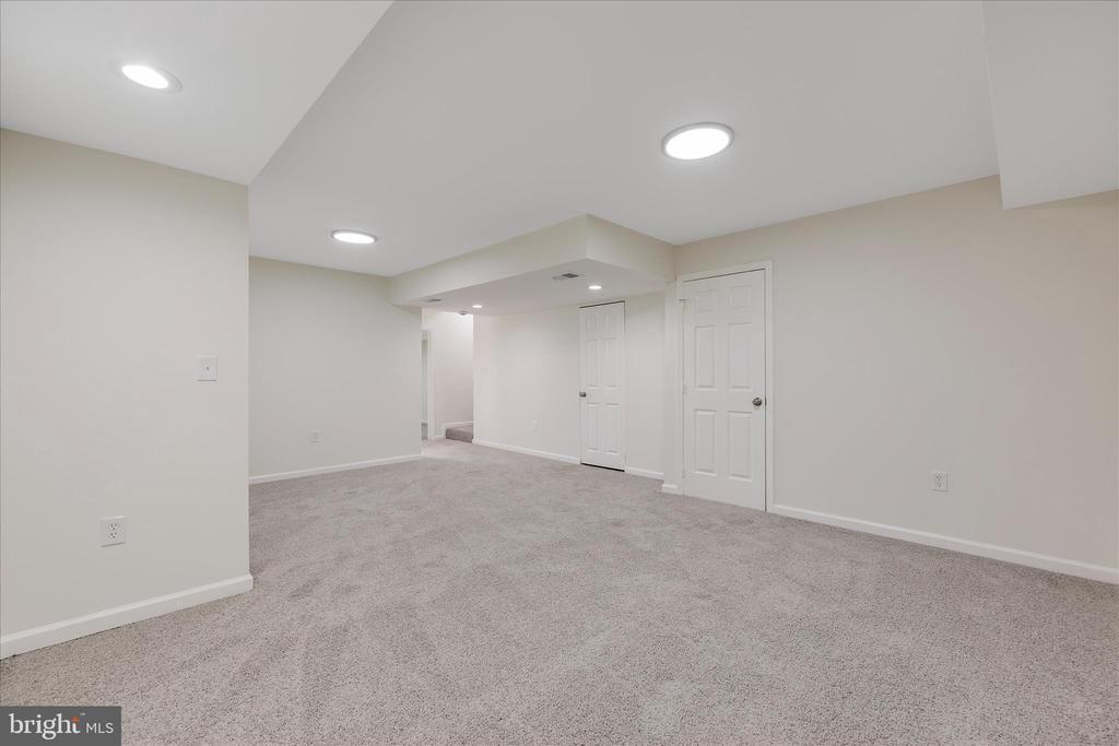 3341 PESCARA COURT