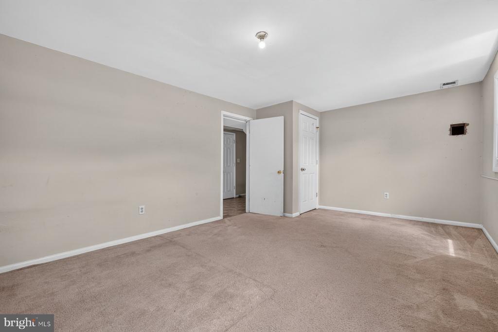 7738 NOTLEY ROAD