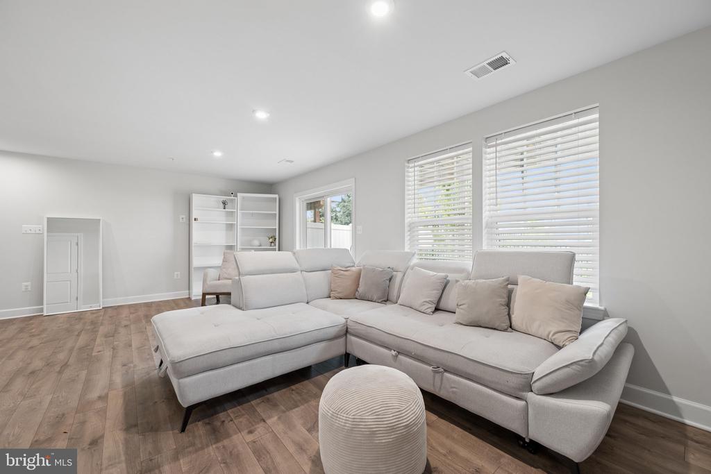 2159 OTTER CREEK CIRCLE
