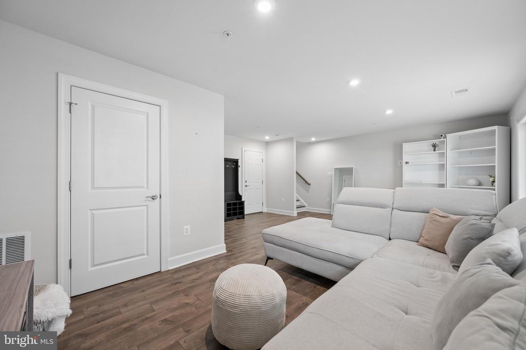 2159 OTTER CREEK CIRCLE