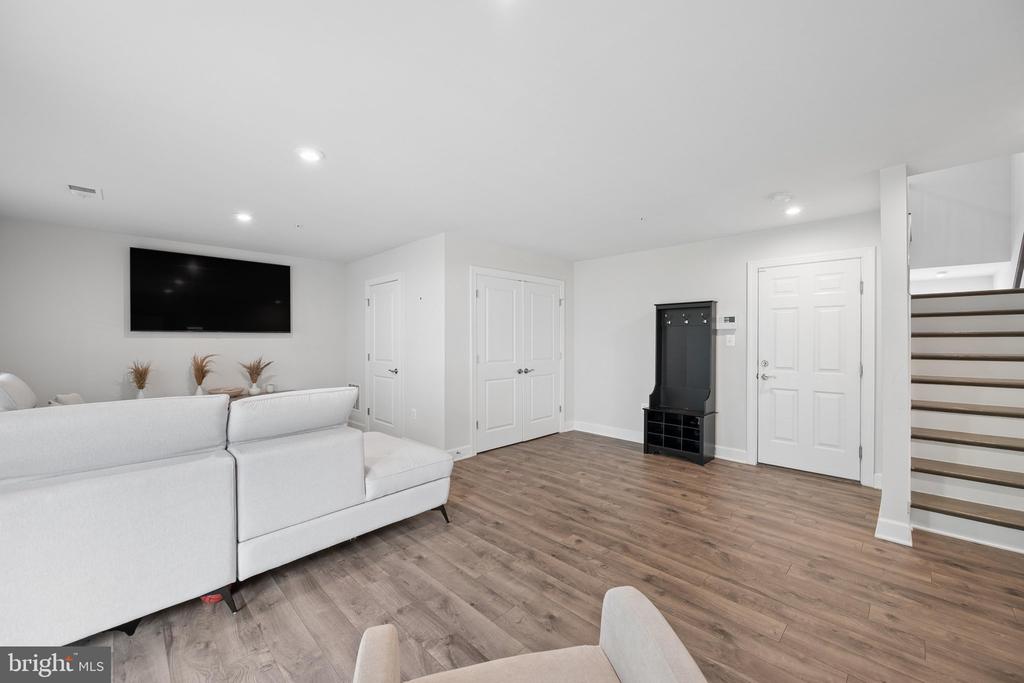 2159 OTTER CREEK CIRCLE
