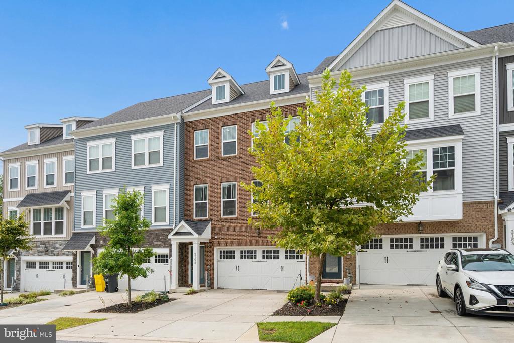 2159 OTTER CREEK CIRCLE