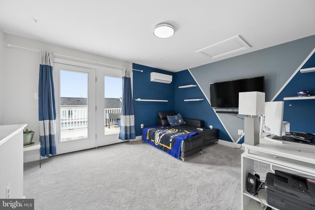 2159 OTTER CREEK CIRCLE