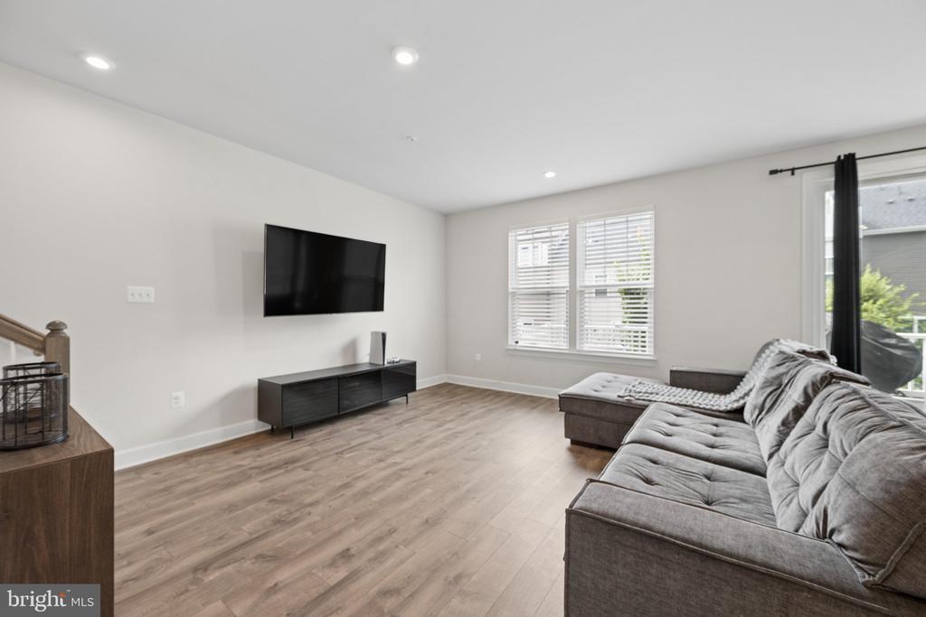 2159 OTTER CREEK CIRCLE