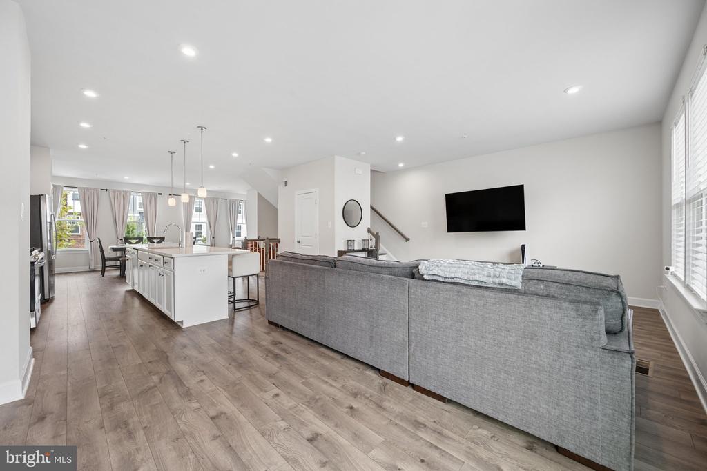 2159 OTTER CREEK CIRCLE