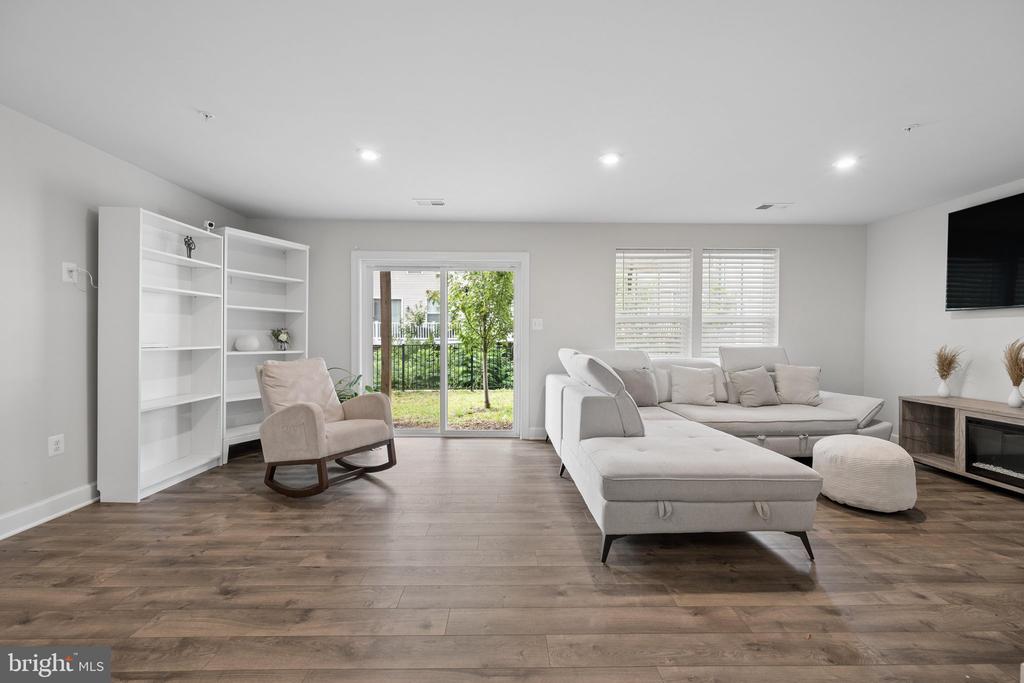 2159 OTTER CREEK CIRCLE