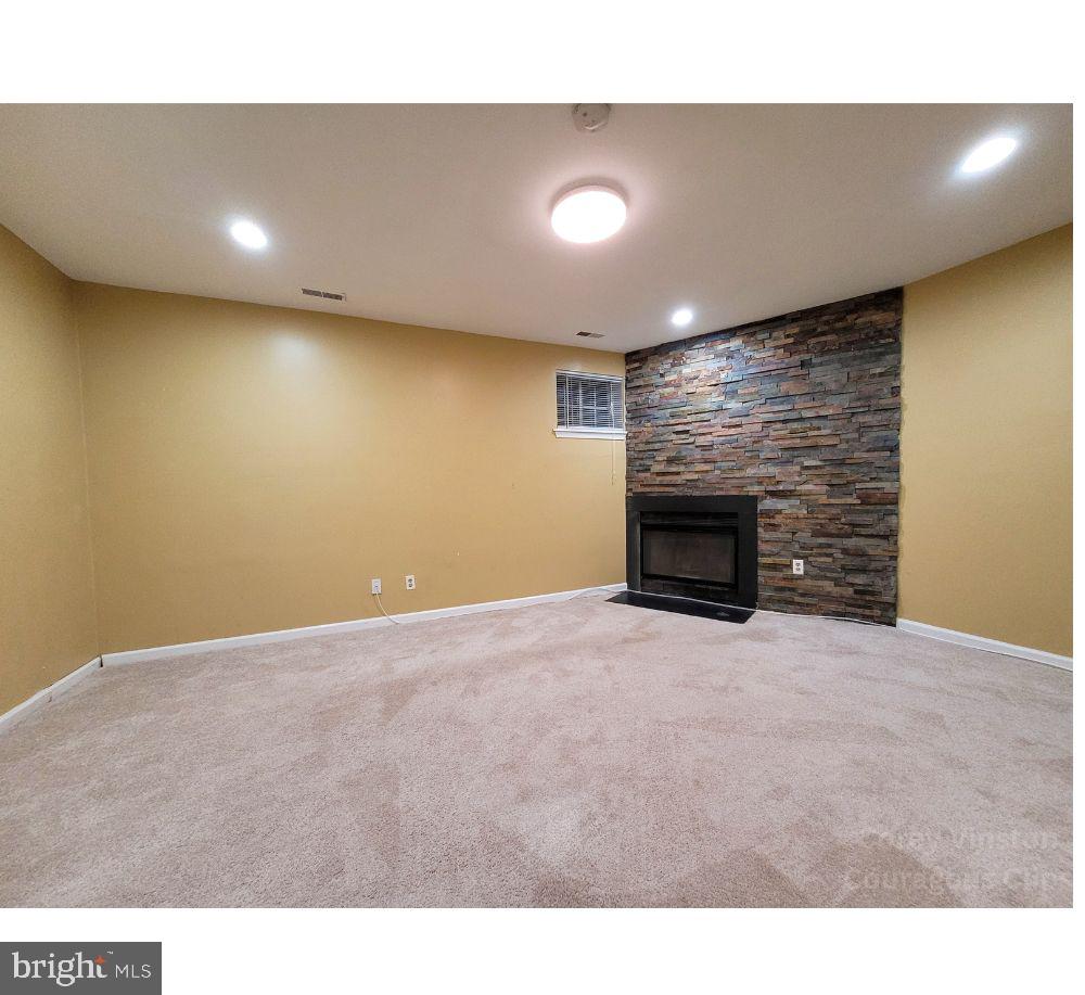 1000 DARTMOUTH GLEN WAY