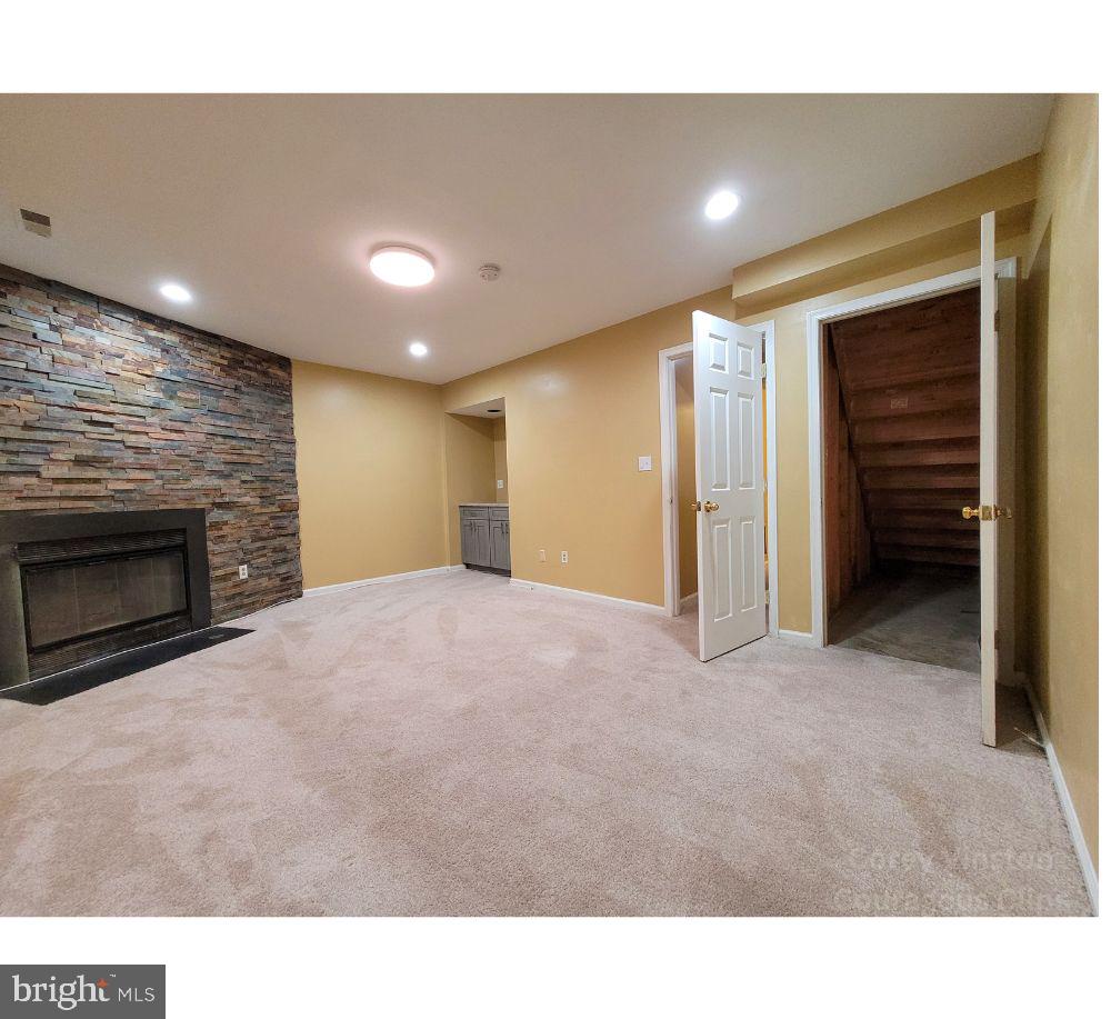 1000 DARTMOUTH GLEN WAY