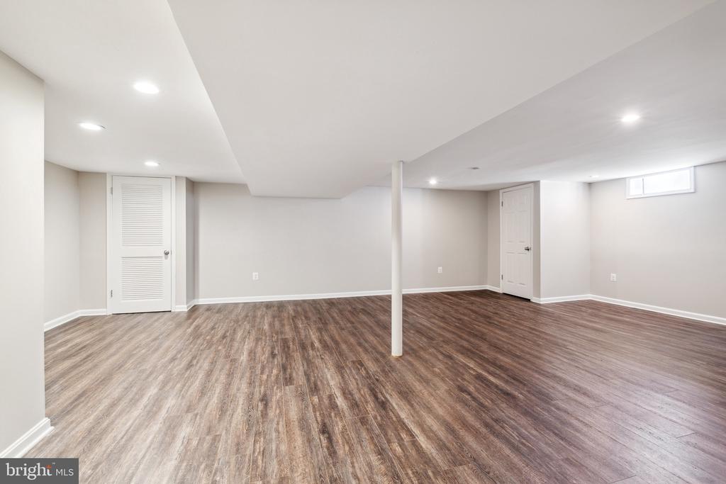 4010 Fernhill Ave