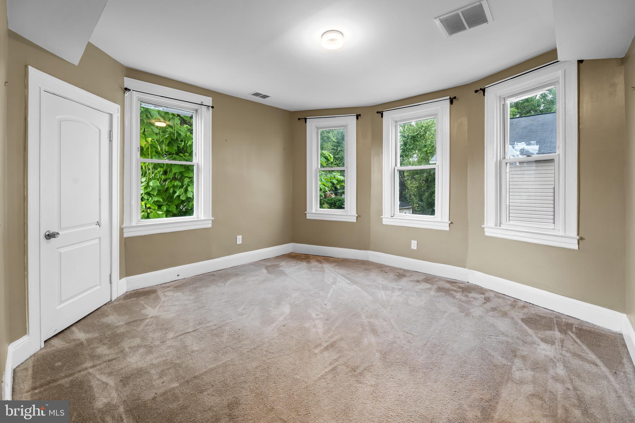 4307 Forest Park