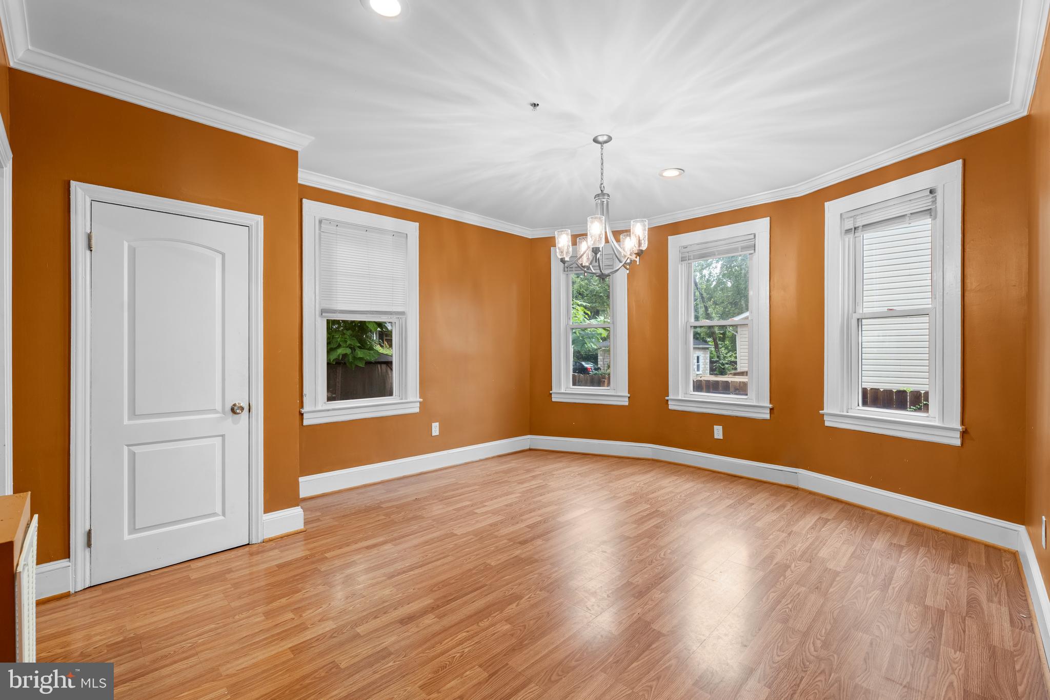 4307 Forest Park