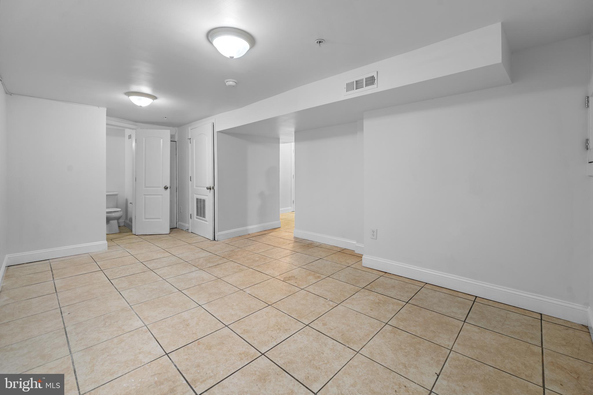 4307 Forest Park
