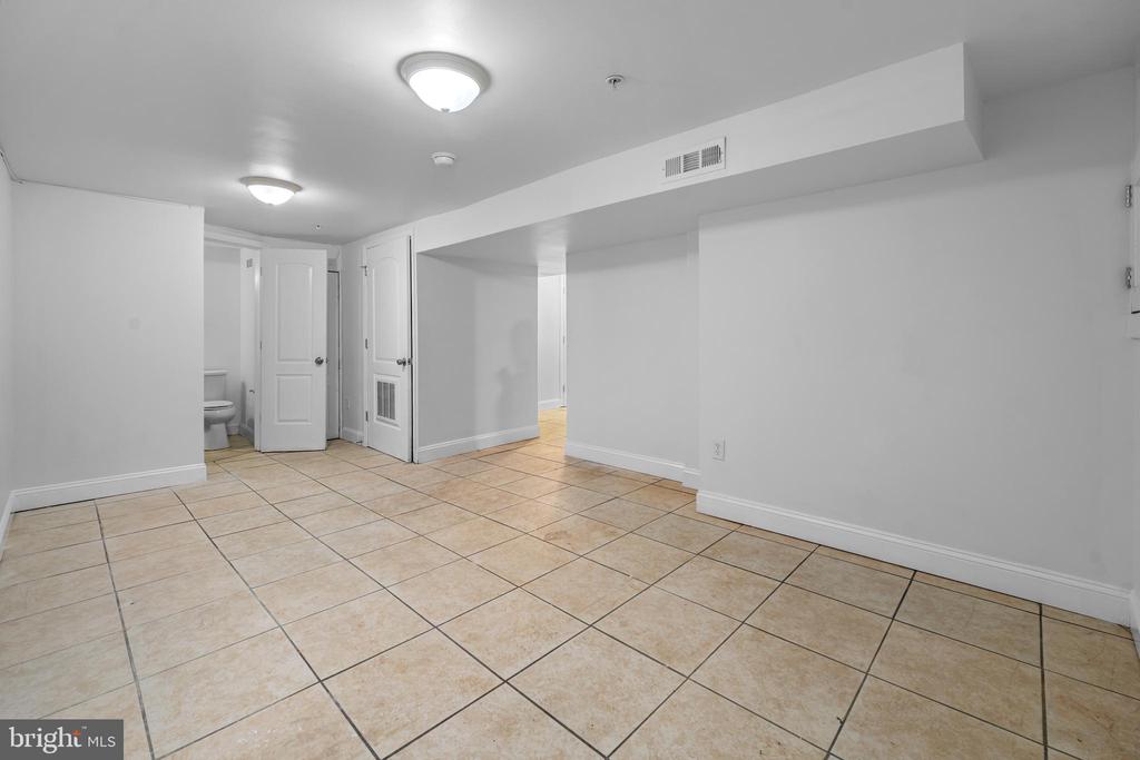 4307 Forest Park