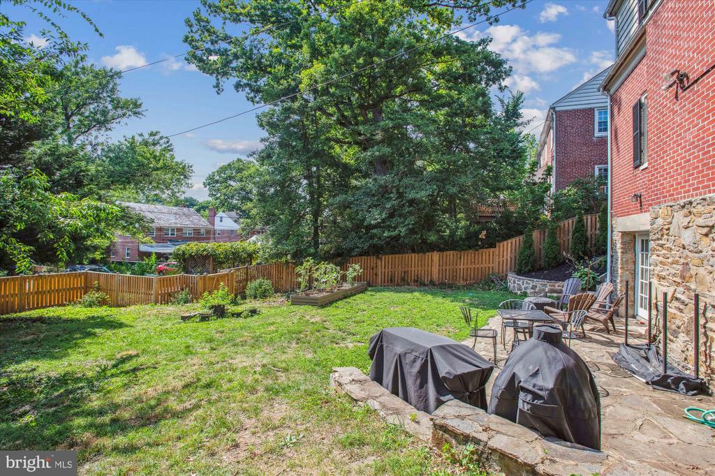 4020 Deepwood Rd