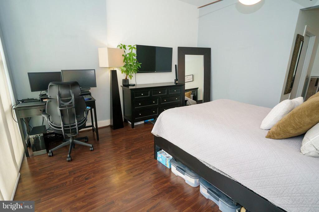 2772 LIGHTHOUSE PT E #402