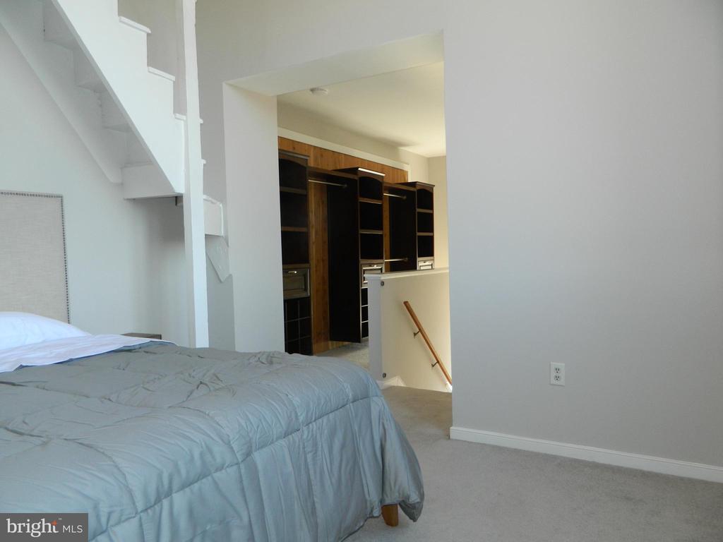126 W HENRIETTA ST #1