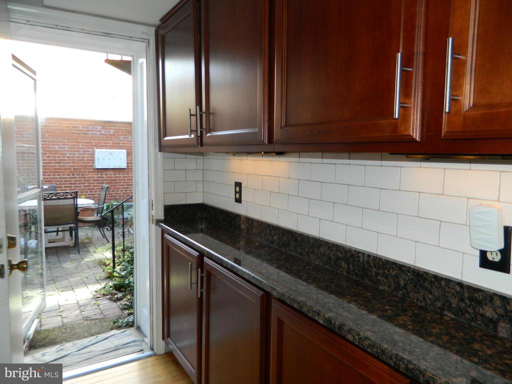126 W HENRIETTA ST #1