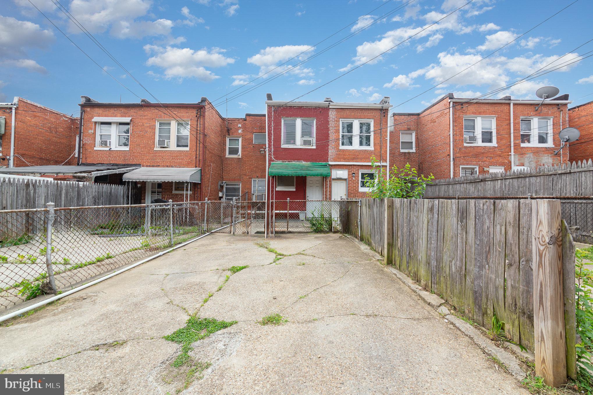 5876 Belair Rd