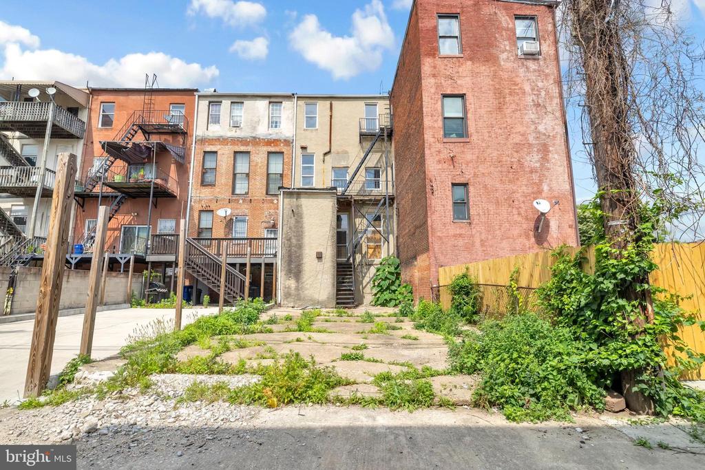 1802 MADISON AVENUE