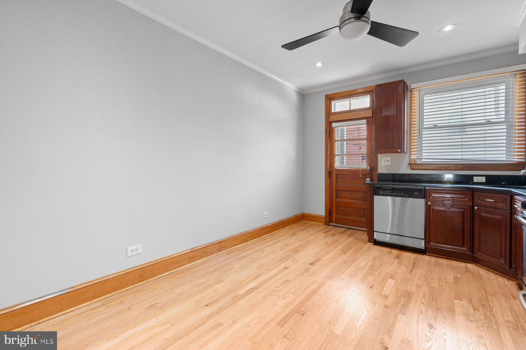 642 S LAKEWOOD AVENUE