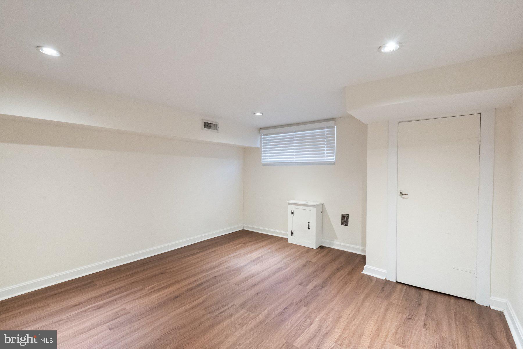 642 S LAKEWOOD AVENUE