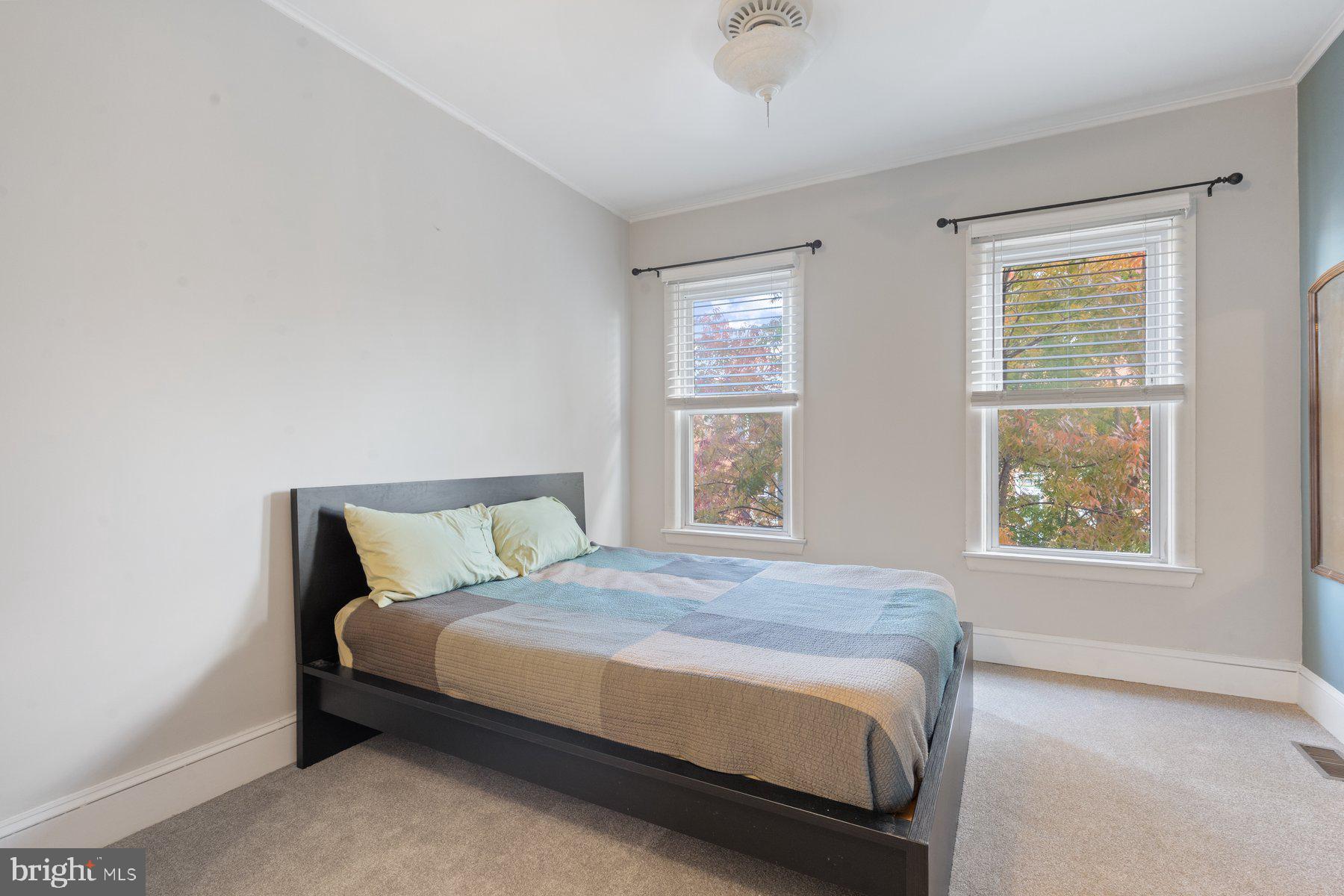 642 S LAKEWOOD AVENUE