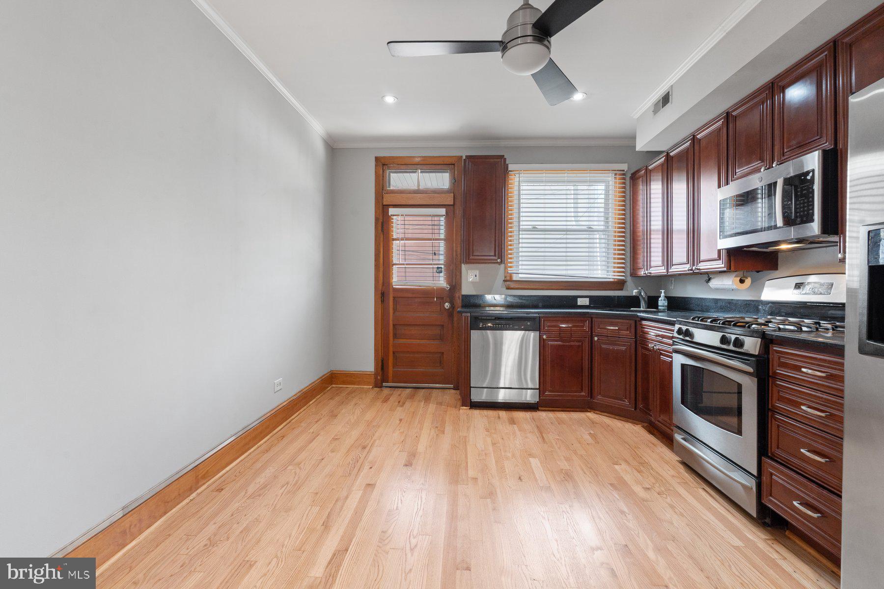 642 S LAKEWOOD AVENUE