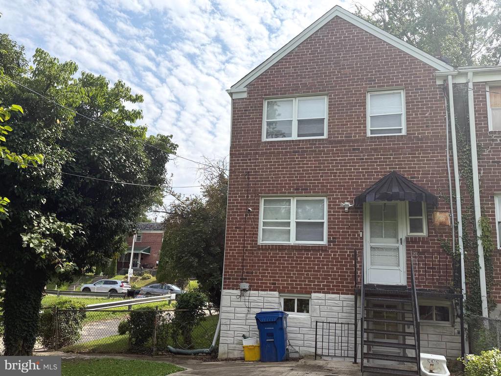 1201 COOKS LANE