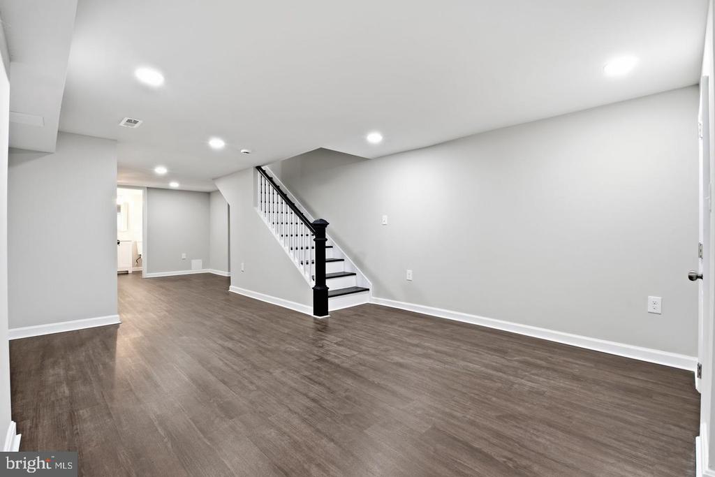 1032 N FULTON AVENUE