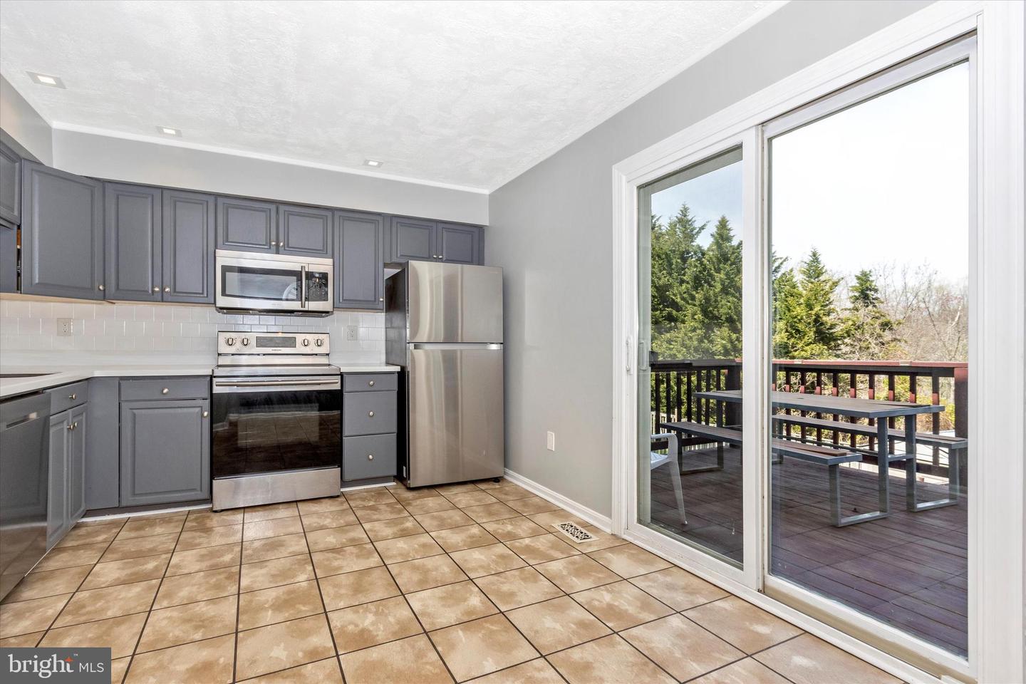8834 Green Needle DRIVE