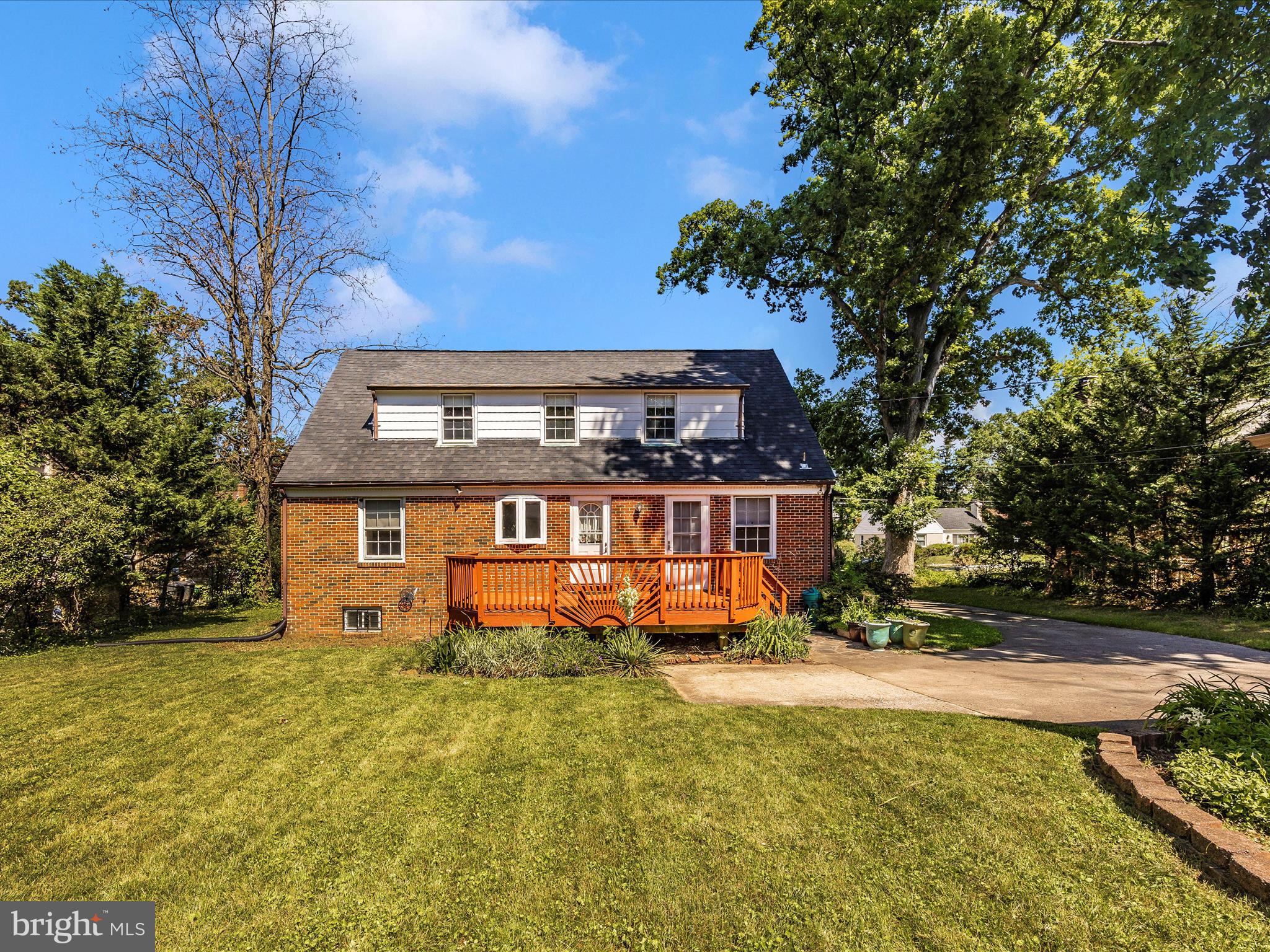 3715 Lochearn