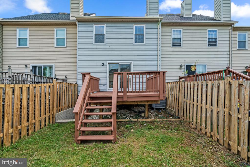 2142 Cedar Barn Way