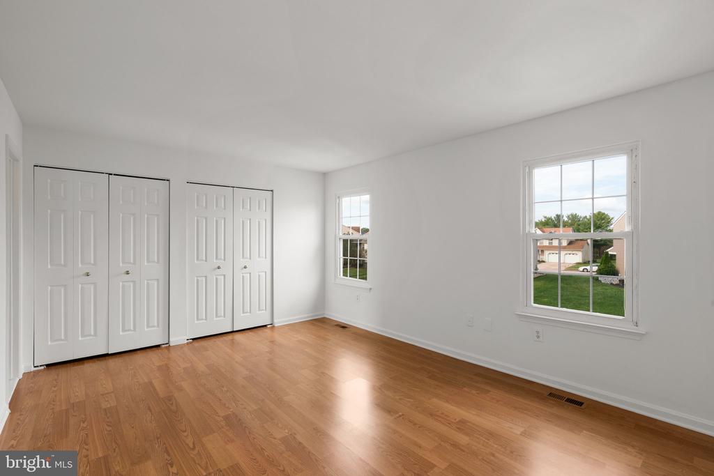 2142 Cedar Barn Way